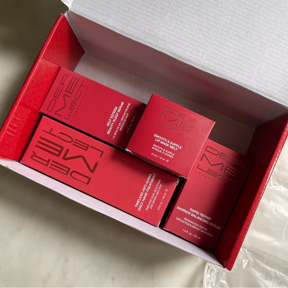 Brand New- Dermelect Skincare Bundle ❤️✨ - Picture 7 of 13